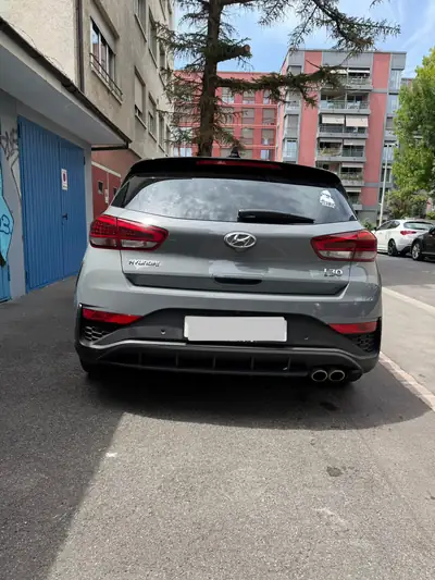 Hyundai i30 1.5 T-GDi N-Line — Berline compacte hybride mild, 21'000 km seulement — Miniatur 14