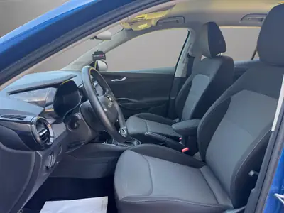Skoda Fabia 1.0 MPI Young Edition — Citadine fiable, garantie 24 mois sans limite kilométrique — Miniatur 9