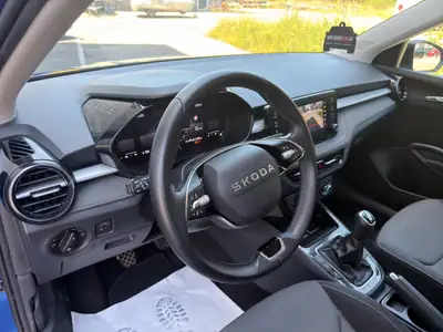 Skoda Fabia 1.0 MPI Young Edition — Citadine fiable, garantie 24 mois sans limite kilométrique — Miniatur 21