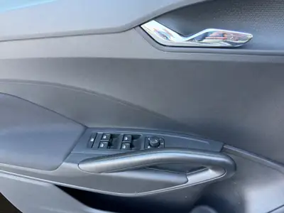 Skoda Fabia 1.0 MPI Young Edition — Citadine fiable, garantie 24 mois, peu kilométrée — Miniature 12