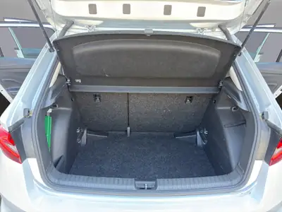Skoda Fabia 1.0 MPI Young Edition — Citadine fiable, garantie 24 mois, peu kilométrée — Miniature 19