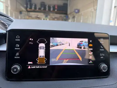 Skoda Fabia 1.0 MPI Young Edition — Citadine fiable, garantie 24 mois, peu kilométrée — Miniature 27