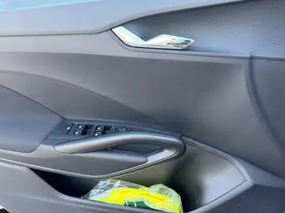 Skoda Fabia 1.0 MPI Young Edition — Citadine fiable, garantie 24 mois, peu kilométrée — Miniature 12