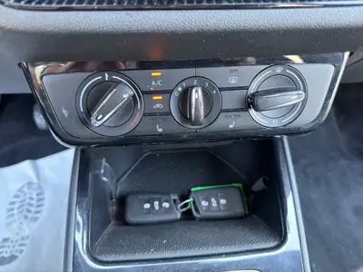 Skoda Fabia 1.0 MPI Young Edition — Citadine fiable, garantie 24 mois, peu kilométrée — Miniature 21