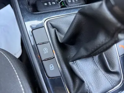 Skoda Fabia 1.0 MPI Young Edition — Citadine fiable, garantie 24 mois, peu kilométrée — Miniature 22