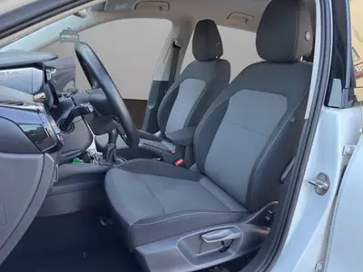 Skoda Fabia 1.0 MPI Young Edition — Citadine fiable, garantie 24 mois, petit kilométrage — Miniature 9