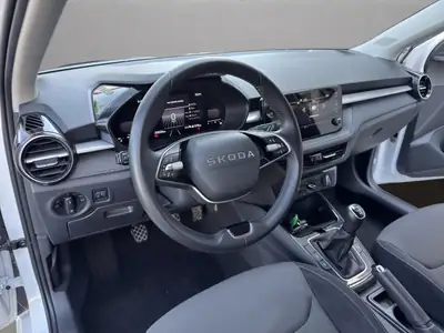 Skoda Fabia 1.0 MPI Young Edition — Citadine fiable, garantie 24 mois, petit kilométrage — Miniature 10