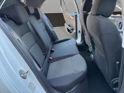Skoda Fabia 1.0 MPI Young Edition — Citadine fiable, garantie 24 mois, petit kilométrage — Miniature 18