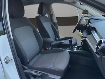 Skoda Fabia 1.0 MPI Young Edition — Citadine fiable, garantie 24 mois, petit kilométrage — Miniature 17