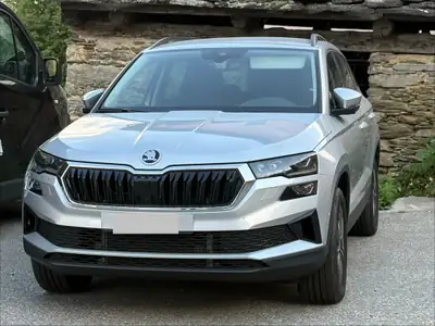 Skoda Karoq 2.0 TDI Dynamic 4×4 — SUV robuste, très faible kilométrage, traction intégrale — exterior view