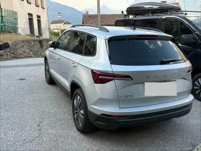 Skoda Karoq 2.0 TDI Dynamic 4×4 — SUV robuste, très faible kilométrage, traction intégrale — side view