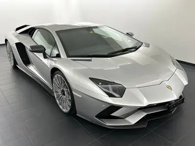 Lamborghini Aventador S LP740-4 Coupé — Supercar légendaire, 7200 km seulement — intérieur