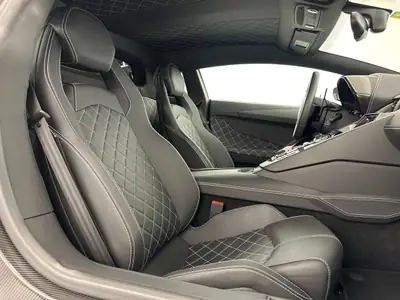 Lamborghini Aventador S LP740-4 Coupé — Supercar légendaire, 7200 km seulement — Miniature 10