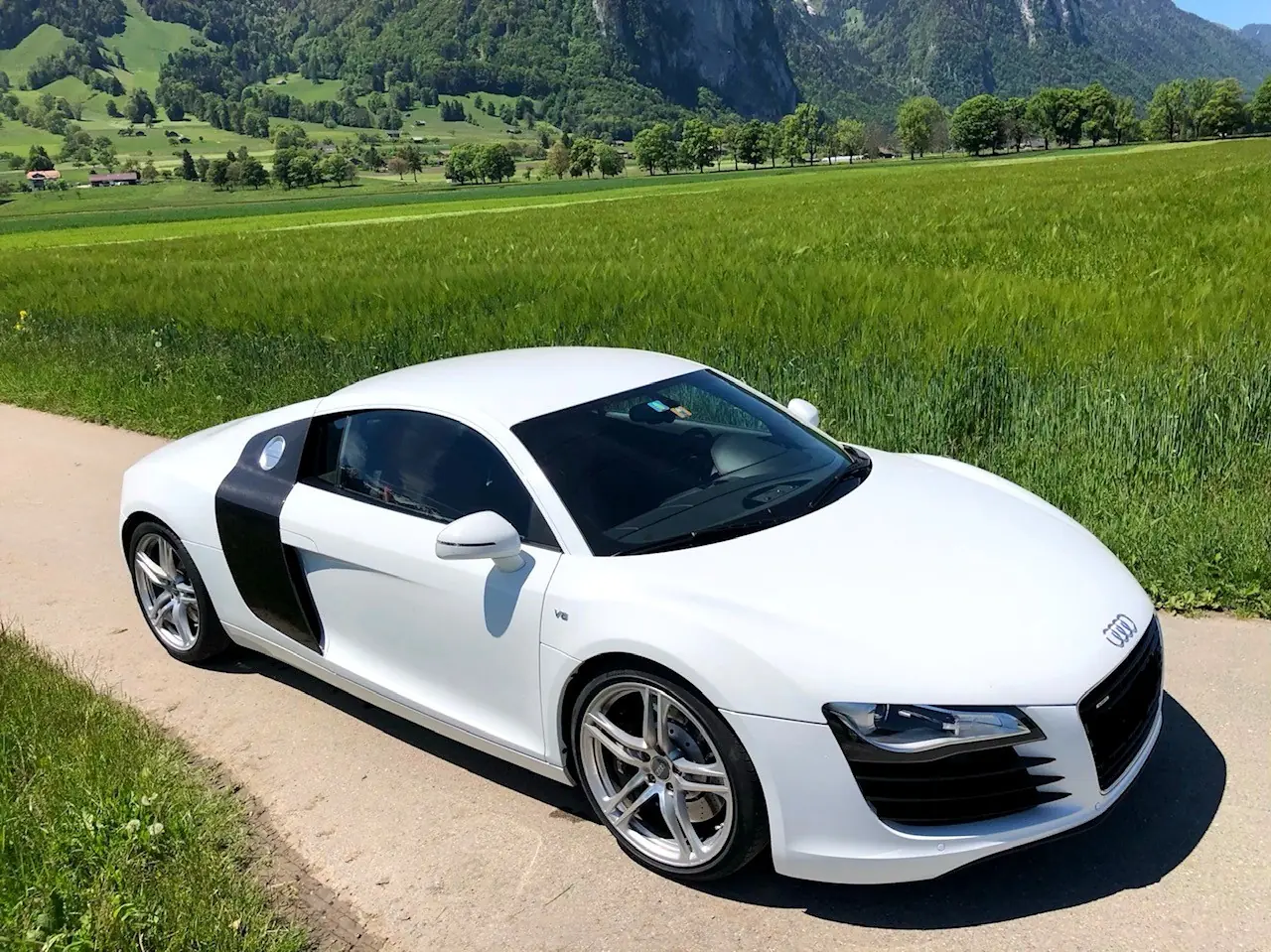 Audi R8 4.2 FSI V8 Quattro — Supercar d'exception, 51'000 km, Audi Exclusive — vue extérieure