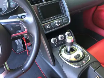 Audi R8 4.2 FSI V8 Quattro — Supercar d'exception, 51'000 km, Audi Exclusive — Miniature 8