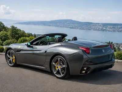 Ferrari California Trenta 490 cv — Cabriolet légendaire, motorisation V8 atmosphérique — interni