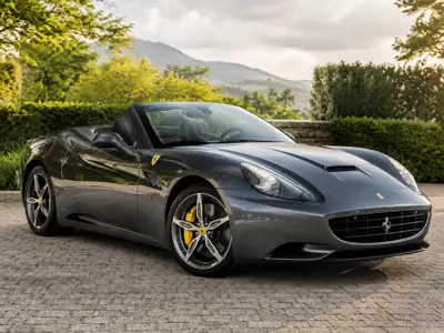 Ferrari California Trenta 490 cv — Cabriolet légendaire, motorisation V8 atmosphérique — cruscotto