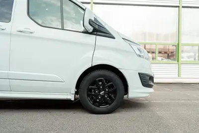 Ford Transit Custom 2.0 TDCi 170 Sport — Utilitaire polyvalent, 95 000 km, sans sinistre — fianco