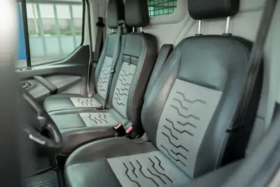 Ford Transit Custom 2.0 TDCi 170 Sport — Utilitaire polyvalent, 95 000 km, sans sinistre — interni
