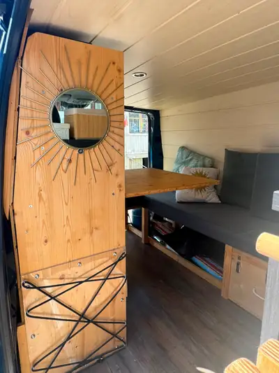 Mercedes-Benz Vito 114 BT 4x4 — Fourgon aménagé camping-car, état impeccable — dettaglio
