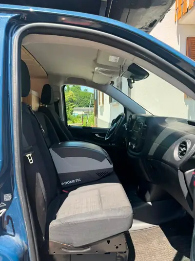 Mercedes-Benz Vito 114 BT 4x4 — Fourgon aménagé camping-car, état impeccable — Miniatura 11