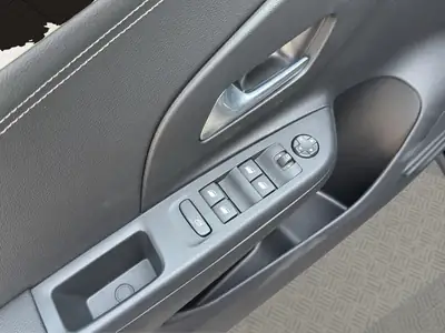 Opel Corsa e GS 51 kWh — Électrique performante, quasi-neuve avec garantie constructeur — Miniature 13