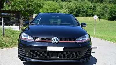 VW Golf GTI Performance 230 PS — 3-portes DSG, 1ère main, entretien inclus — Seitenansicht