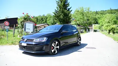 VW Golf GTI Performance 230 PS — 3-portes DSG, 1ère main, entretien inclus — Heckansicht