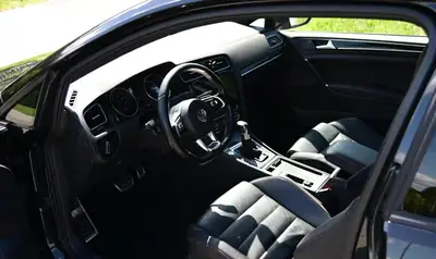 VW Golf GTI Performance 230 PS — 3-portes DSG, 1ère main, entretien inclus — Armaturenbrett