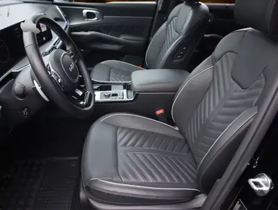 Kia Sorento 2.2 SmartD Platinum — 7 places, diesel efficient, panoramique et cuir — détail