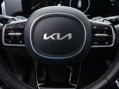 Kia Sorento 2.2 SmartD Platinum — 7 places, diesel efficient, panoramique et cuir — Miniature 9