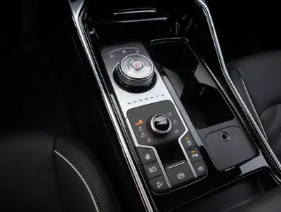 Kia Sorento 2.2 SmartD Platinum — 7 places, diesel efficient, panoramique et cuir — Miniature 11