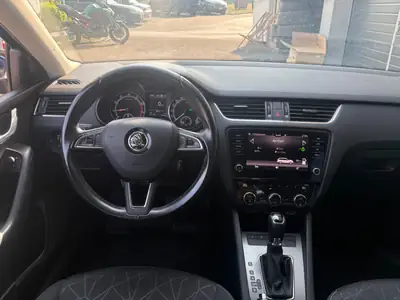 Skoda Octavia 1.5 TSI Style DSG — Break polyvalent, sans sinistre, 129'000 km — dashboard