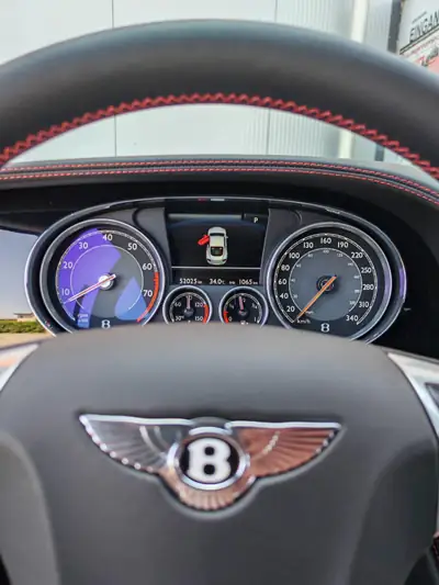 Bentley Continental 4.0 V8 S — Coupé de prestige en St. James Red rare, 55'000 km — Miniatur 9