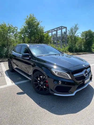 Mercedes-Benz GLA 45 AMG 4MATIC — SUV compact haute performance, 90'000 km — exterior view