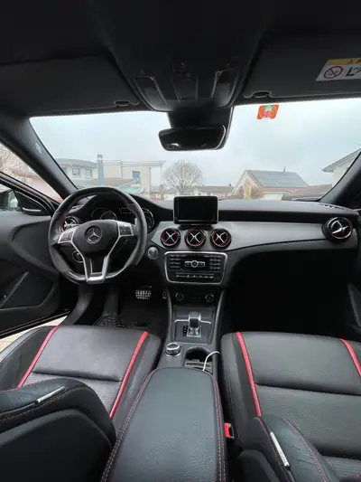 Mercedes-Benz GLA 45 AMG 4MATIC — SUV compact haute performance, 90'000 km — interior