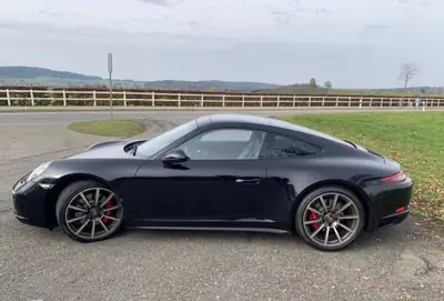 Porsche 911 Carrera 4S PDK — Coupé sportif légendaire, 35 800 km, état impeccable — vista posteriore