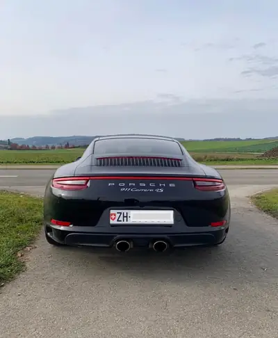 Porsche 911 Carrera 4S PDK — Coupé sportif légendaire, 35 800 km, état impeccable — interni