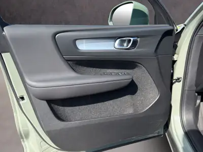 Volvo XC40 2.0 B3 MH XCITE — Hybride léger, 25 000 km seulement — Miniature 11