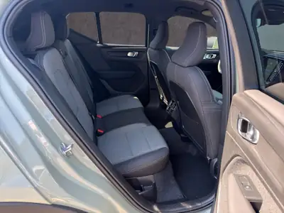 Volvo XC40 2.0 B3 MH XCITE — Hybride léger, 25 000 km seulement — Miniature 16