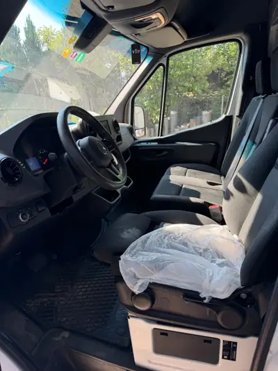 Mercedes-Benz 314 CDI — Fourgon utilitaire diesel automatique, 147 000 km, sans sinistre — Miniature 8