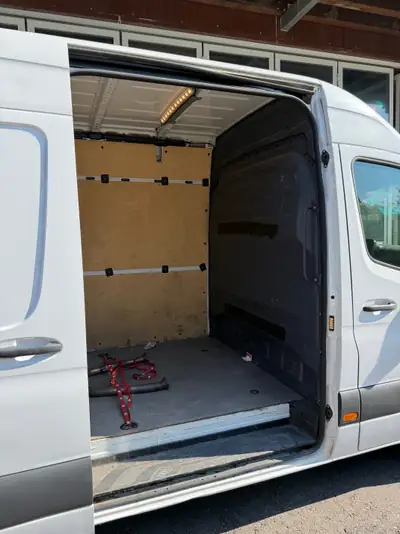 Mercedes-Benz 314 CDI — Fourgon utilitaire diesel automatique, 147 000 km, sans sinistre — Miniature 11