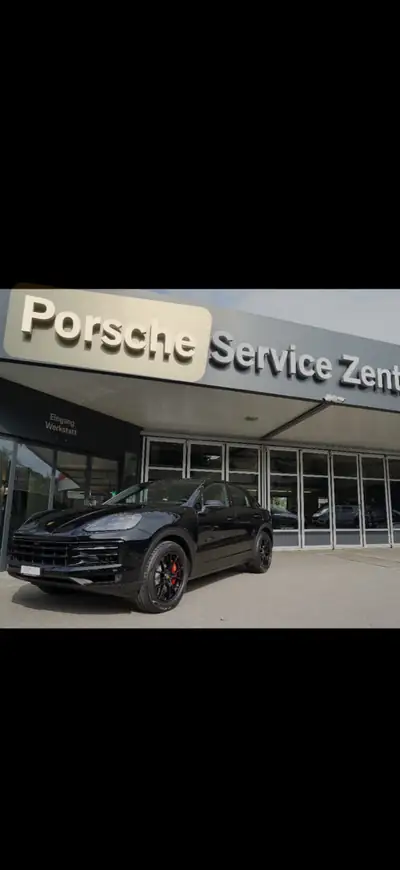 Porsche Cayenne 4.0 V8 S Coupé — SUV coupé haute performance, 5900 km seulement — interni