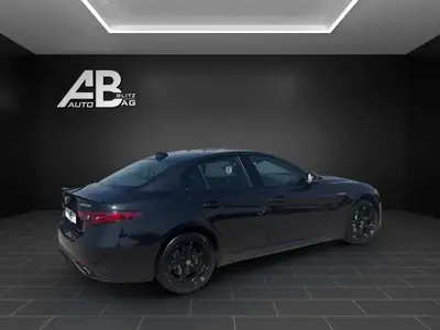 Alfa Romeo Giulia 2.0 Veloce Q4 — 280 ch, quattro intégral, échappement sport Ragazzon — cruscotto