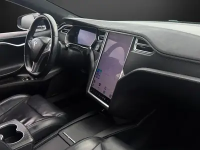 Tesla Model S 75 — Berline électrique haute performance, 388 ch, facelift 2017 — Miniature 10