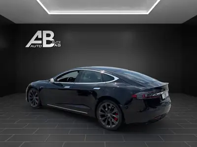 Tesla Model S Performance Ludicrous 795 PS — Berline électrique haute performance 4x4 — arrière