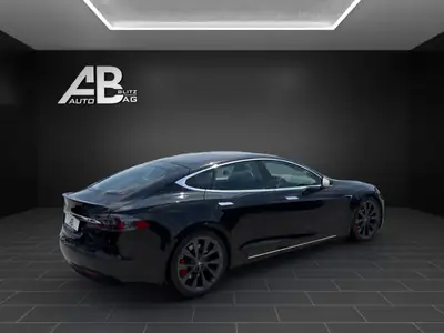 Tesla Model S Performance Ludicrous 795 PS — Berline électrique haute performance 4x4 — tableau de bord