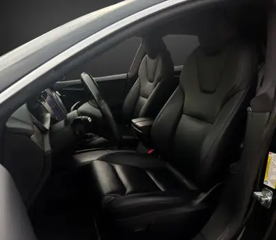 Tesla Model S Performance Ludicrous 795 PS — Berline électrique haute performance 4x4 — Miniature 7