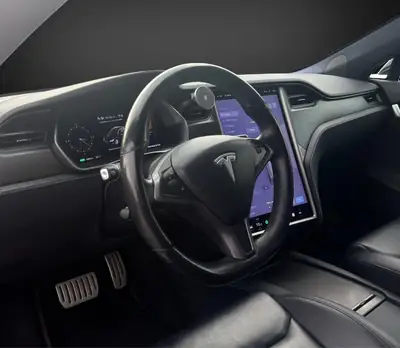 Tesla Model S Performance Ludicrous 795 PS — Berline électrique haute performance 4x4 — Miniature 8