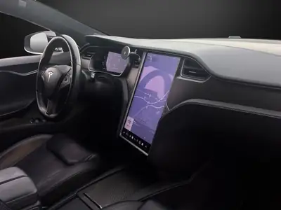 Tesla Model S Performance Ludicrous 795 PS — Berline électrique haute performance 4x4 — Miniature 10
